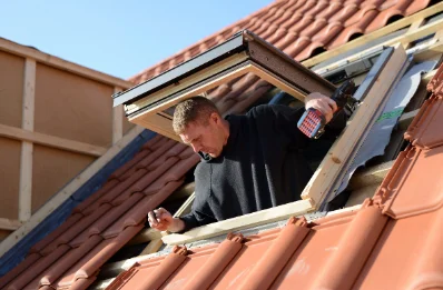 Pose de fenêtres de toit Velux à Sichamps